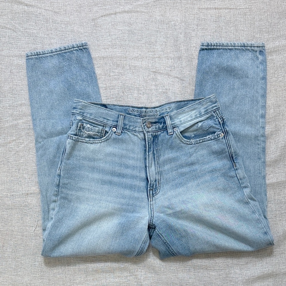 American Eagle Straight Blue Jeans